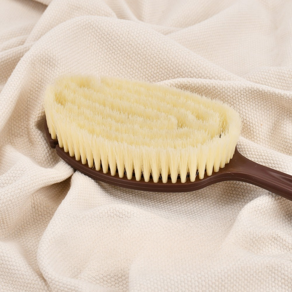 長い柄のココナッツ毛のバスブラシ