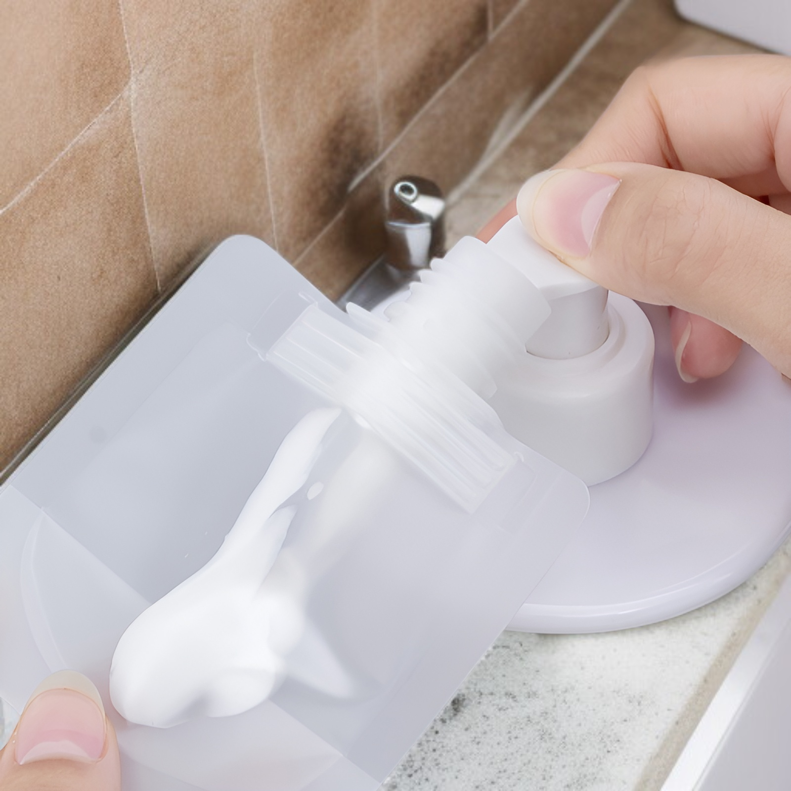 携帯用透明ローションバッグ