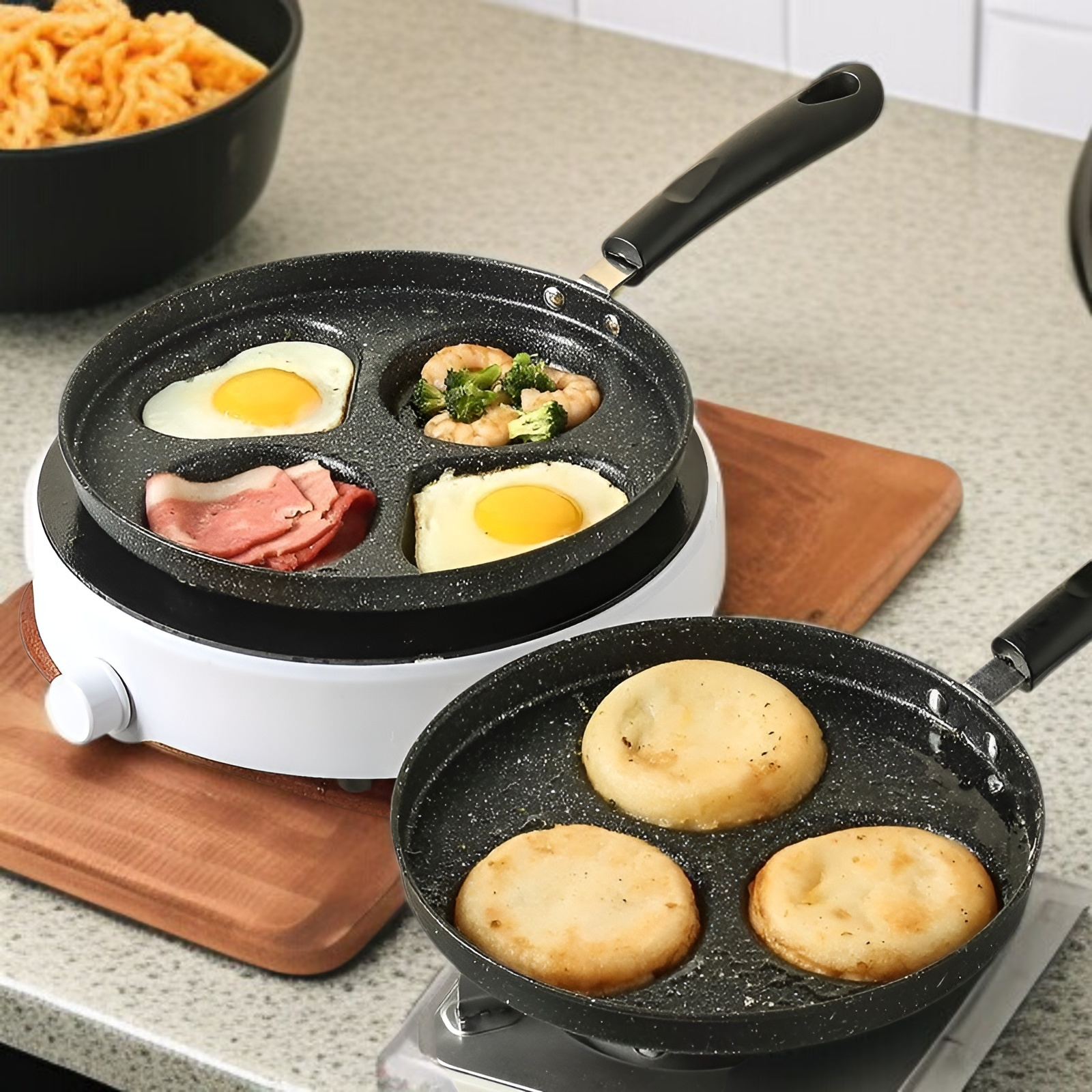 ノンスティック小型フライパンのクローズアップ画像