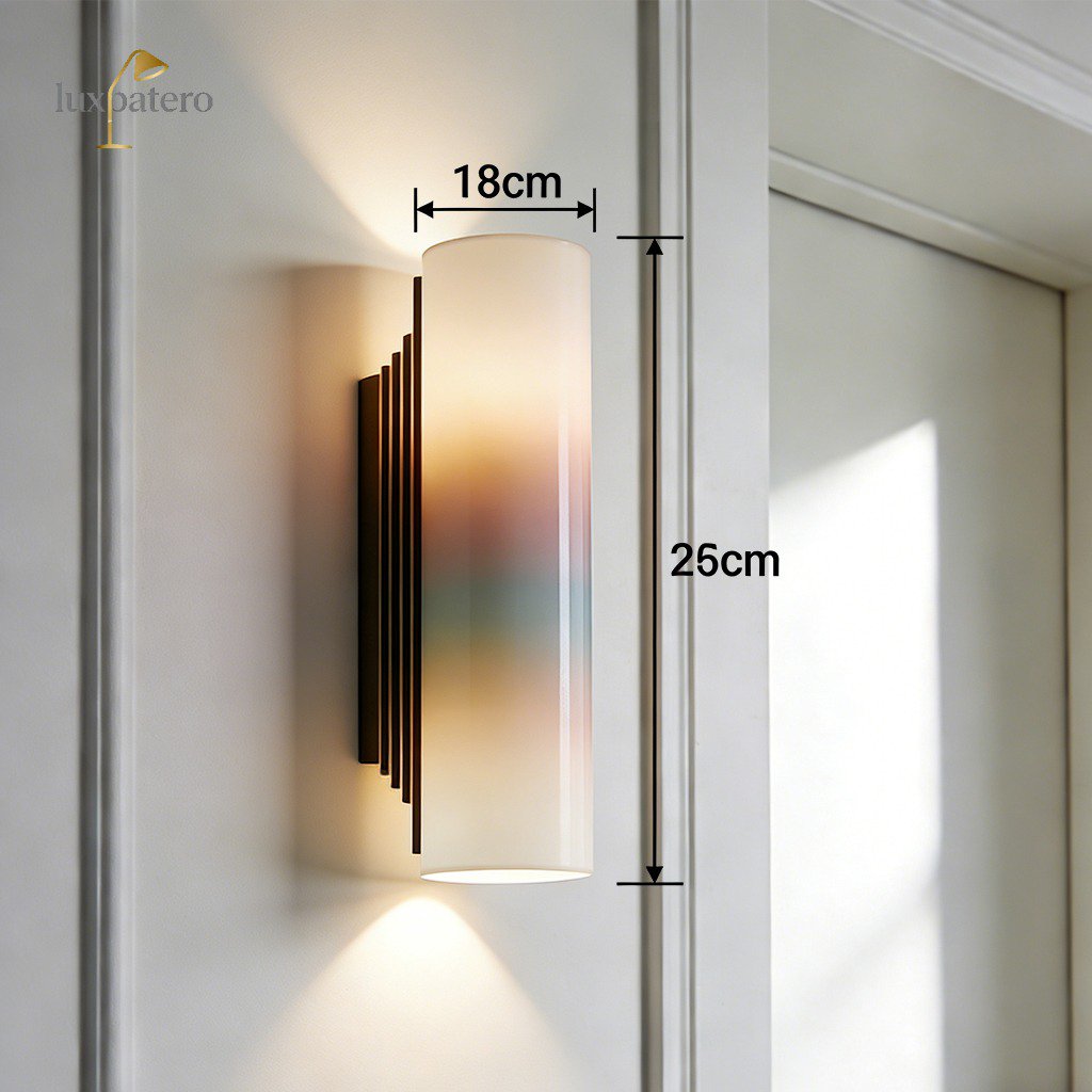 走廊空間搭配輕奢壁燈示意圖