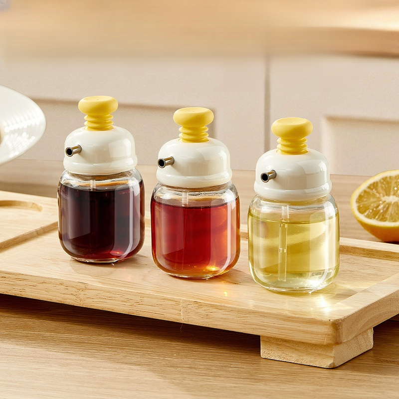 주둥이가 있는 간장 식초병