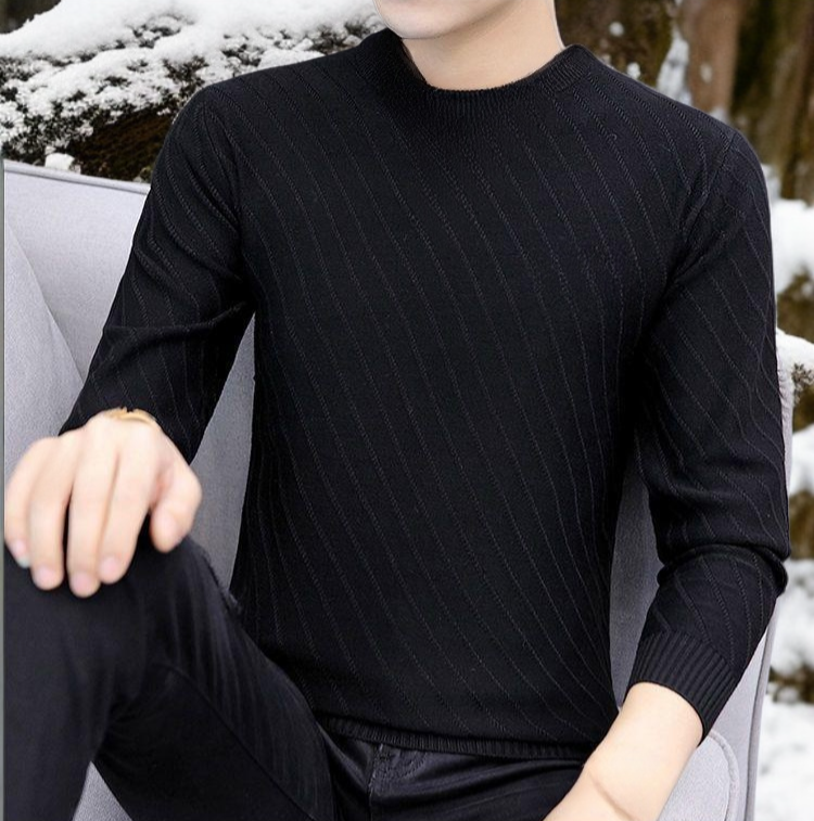 트렌디한 남성 스웨터 디테일 이미지