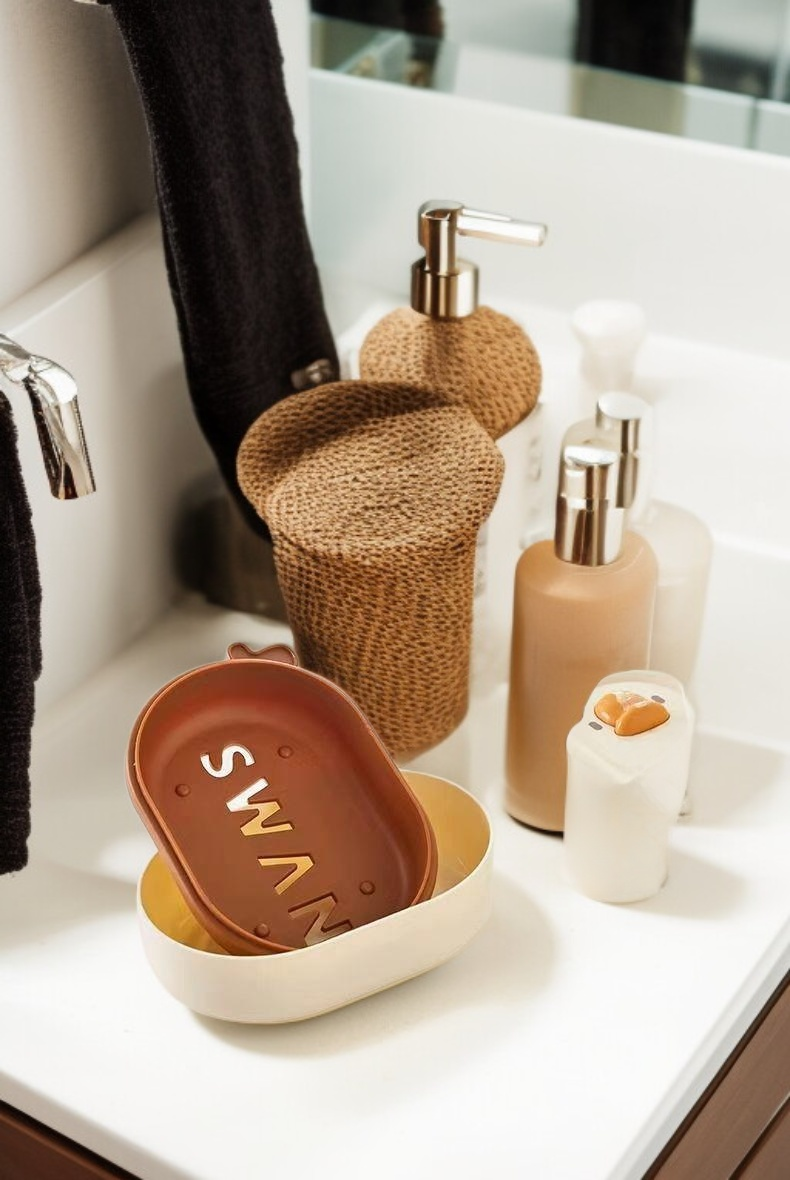 輕巧便攜肥皂盒放入包包示意