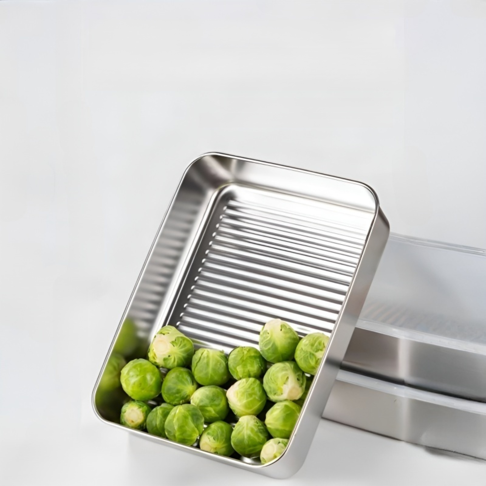 Trennwände im Mehrzweck-Tablett für bessere Organisation