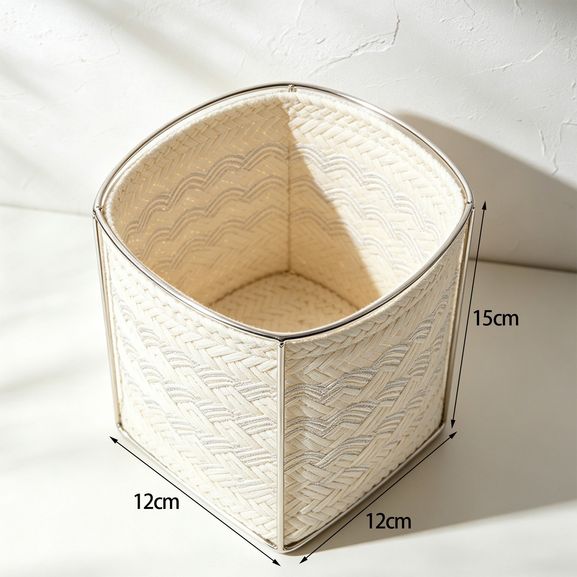 キッチンの小物整理用バスケット