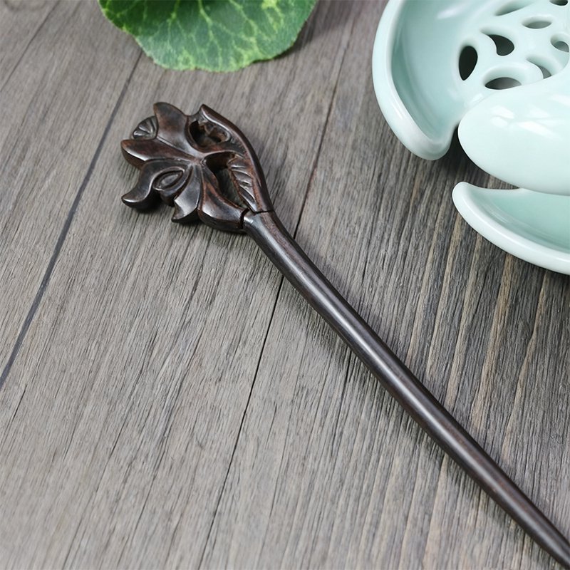 高品質な檀木素材の髪飾り