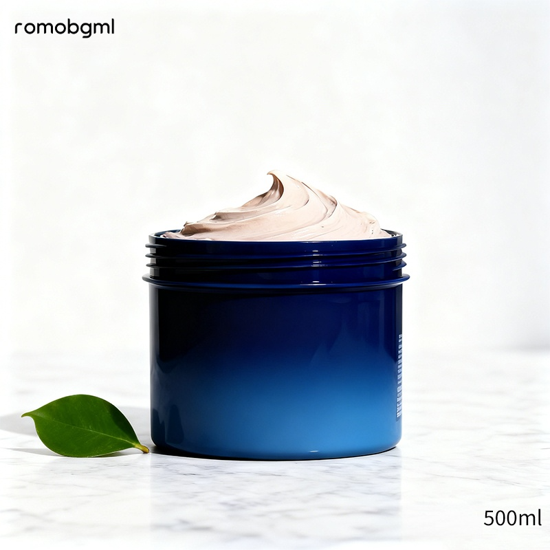 ผู้หญิงผมนุ่มลื่นหลังใช้มาส์ก