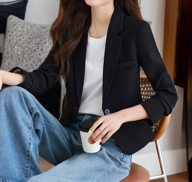 여성용 슬림핏 양복 디테일 사진