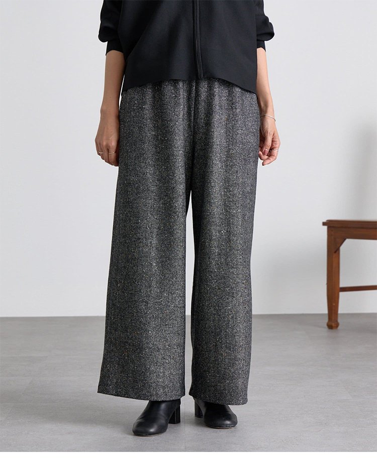 オフィス向けコーデ秋冬テーパードパンツ