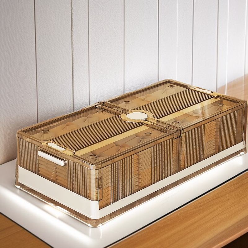 서랍형 구조로 깔끔하게 정리된 옷