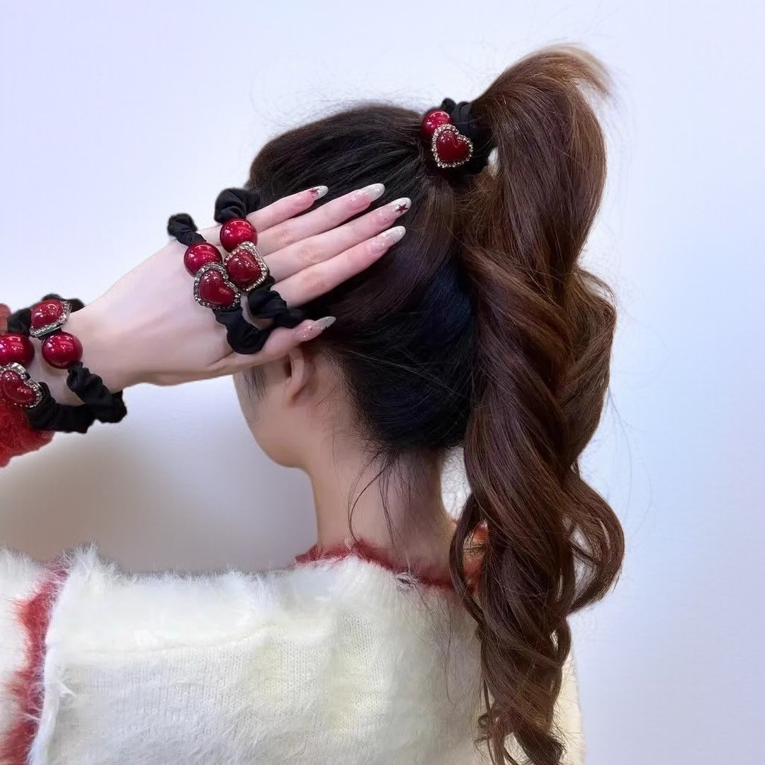 時尚紅豆髮圈搭配日常穿搭