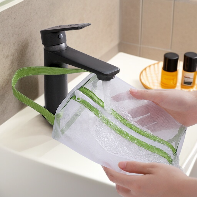 携帯用透明トイレタリーバッグ