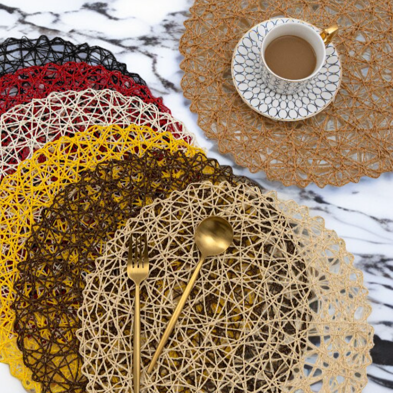 거실 인테리어에 어울리는 원형 쿠션