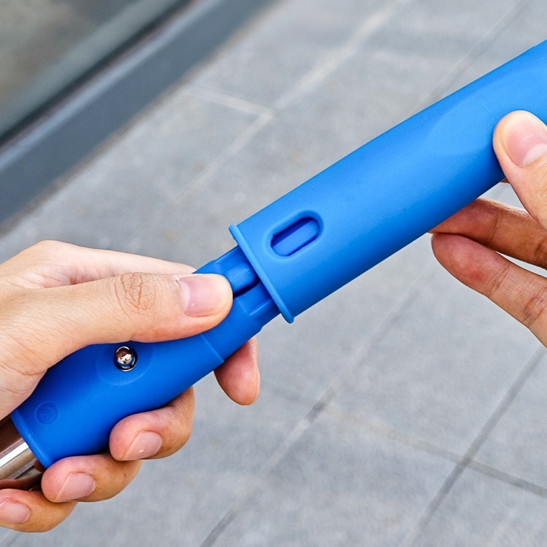 Glaswischer mit Wassersprüher