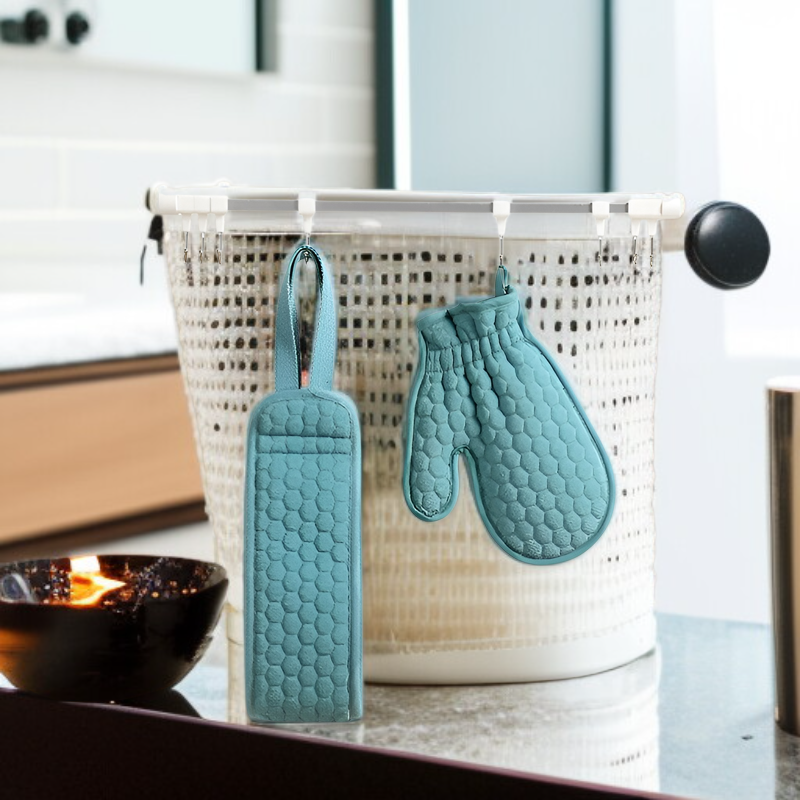 Ukázka použití dlouhého ručníku na mytí zad