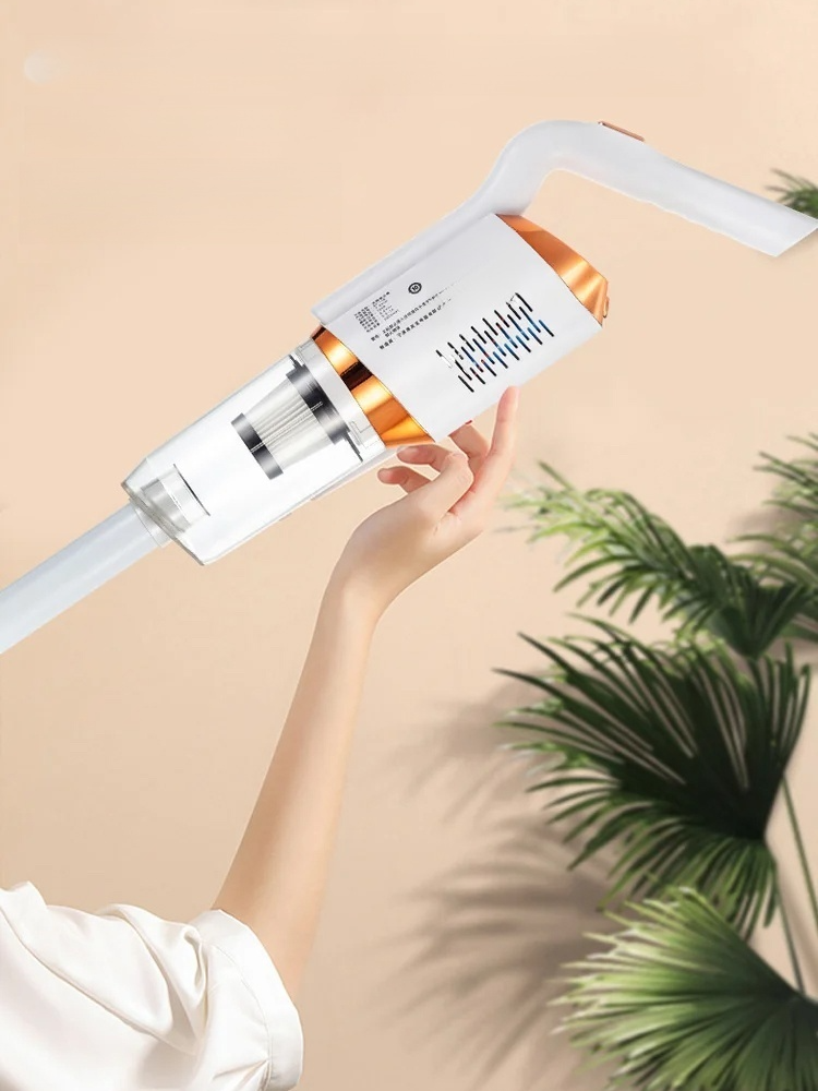 Flexible Reinigung schwer zugänglicher Stellen mit Handstaubsauger