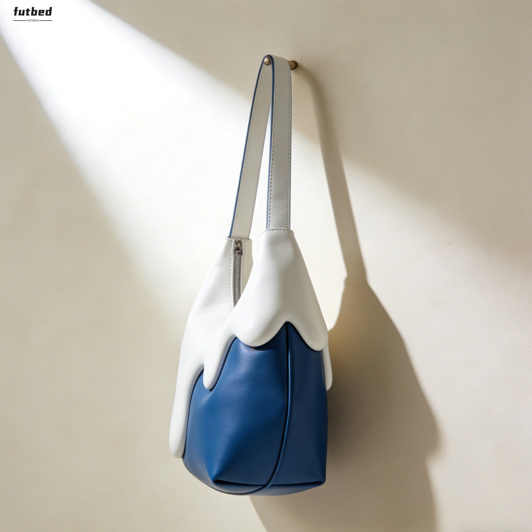 High-capacity storage bag for clothes