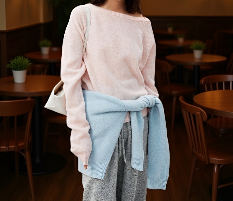 暖かいレディースセーターコーディネート
