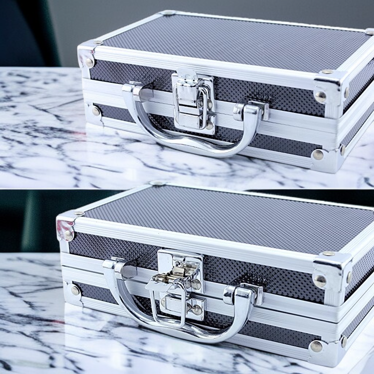 Heavy duty aluminum toolbox for professional use