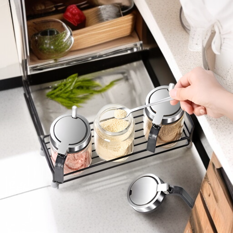 스푼이 포함된 실용적인 양념통 세트