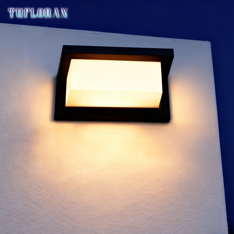 โคมไฟติดผนังโซล่าเซลล์