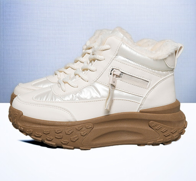 雨の日も安心な防水レディースブーツの使用シーン