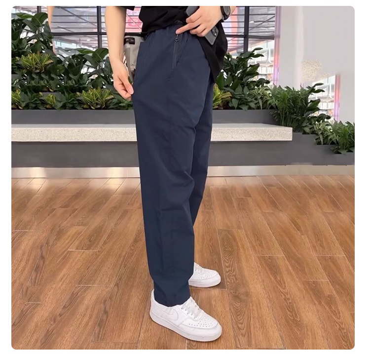 スタイリッシュな三角速乾パンツ 横からの姿