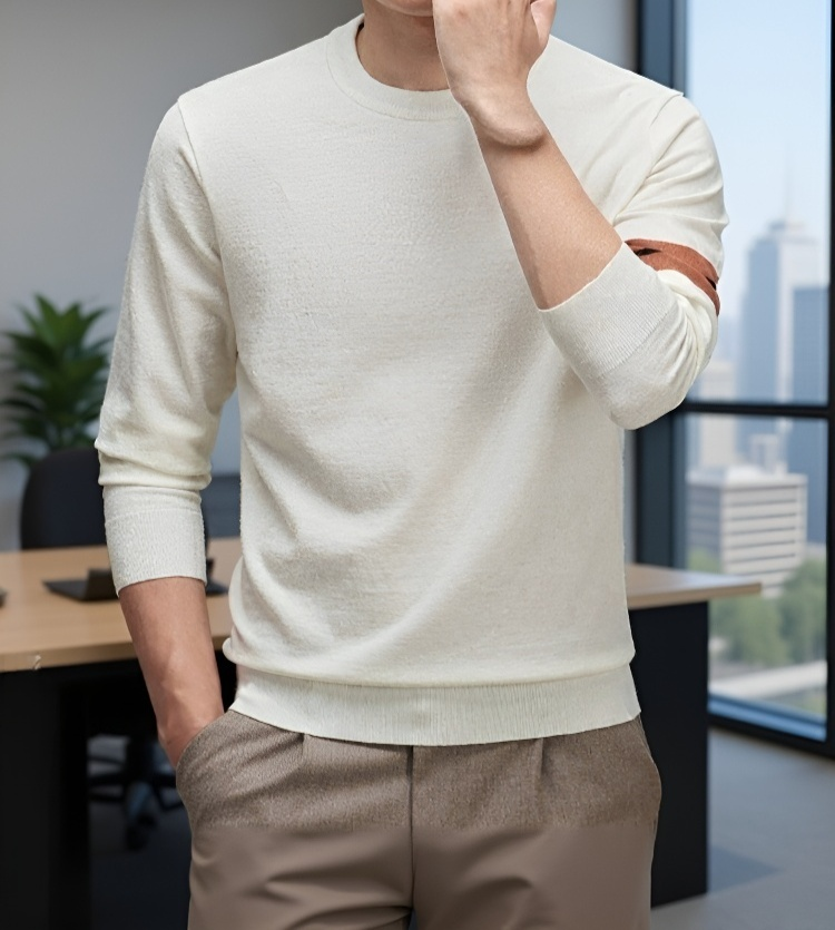 カジュアルコーディネートのセーター