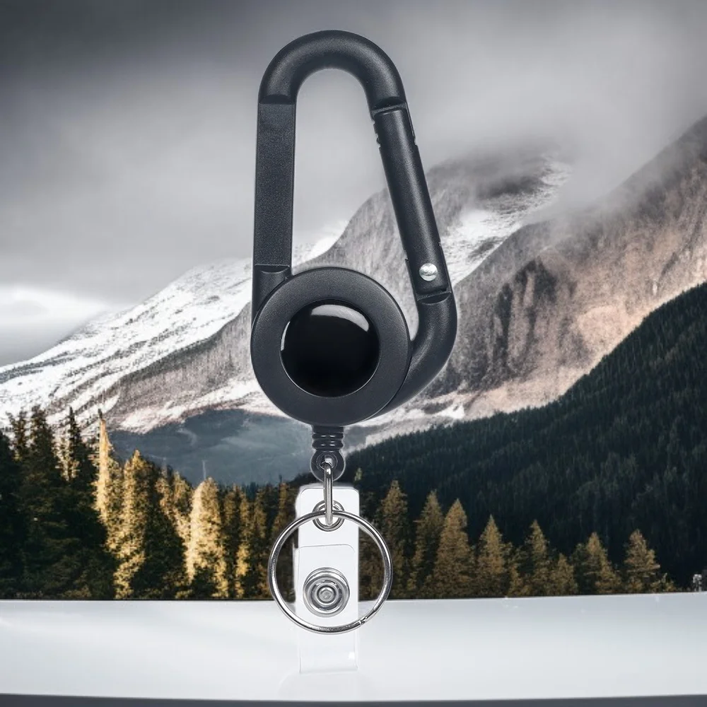 伸縮鑰匙扣掛在背包上