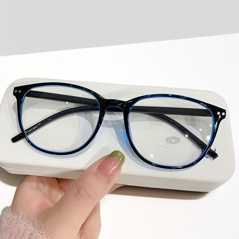 แว่นอ่านหนังสือดีไซน์เก๋ ป้องกันแสงสีฟ้า