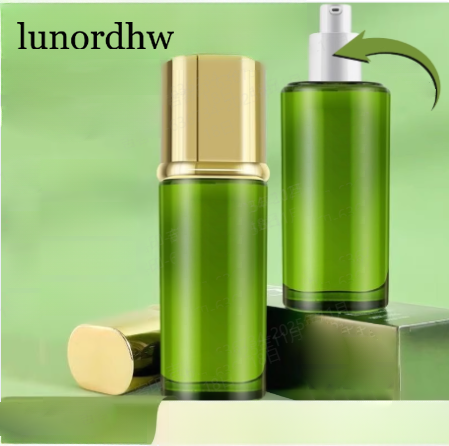 ครีมไวท์เทนนิ่ง ลดจุดด่างดำ และต่อต้านริ้วรอย