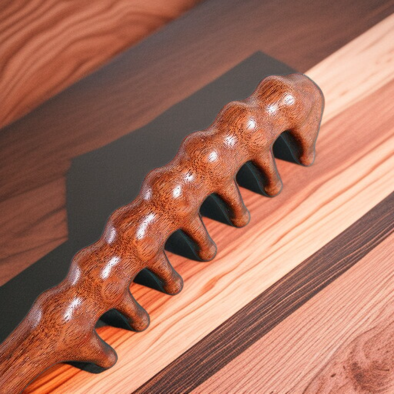 幅広で厚みのある経絡マッサージコーム