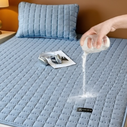 침대에 적용된 방수 매트리스 커버