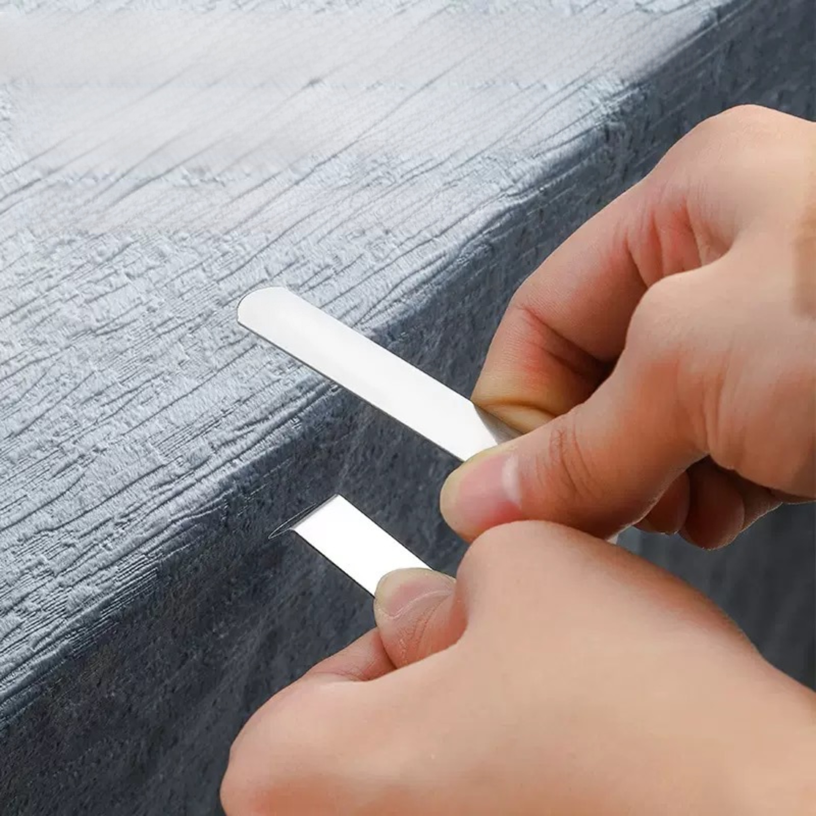 คลิปหนีบผ้าปูโต๊ะรูปสามเหลี่ยม ทำจากสแตนเลส