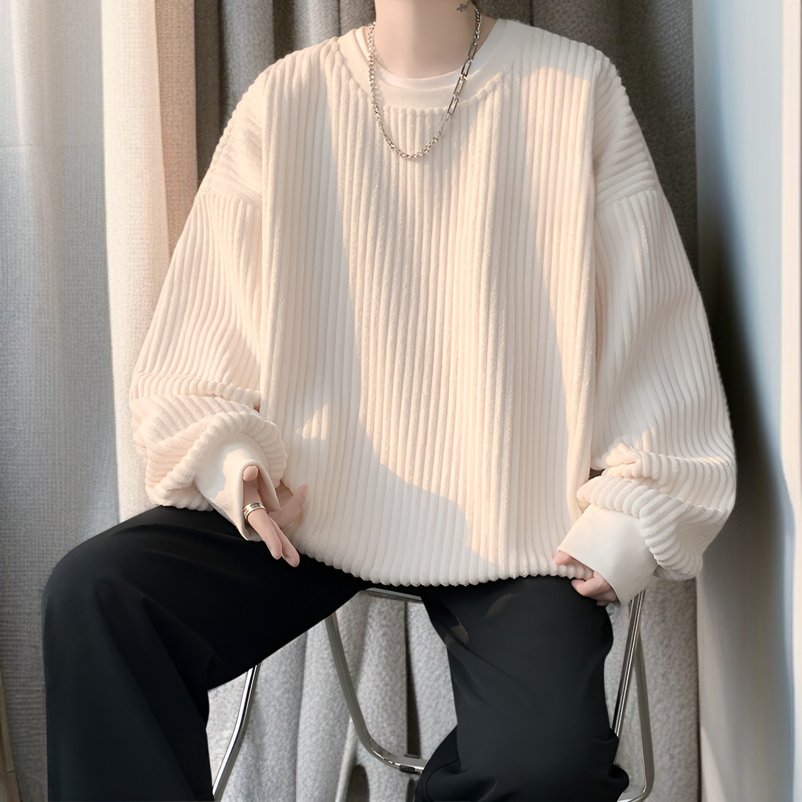 ラウンドネック厚手スウェットシャツ着用イメージ