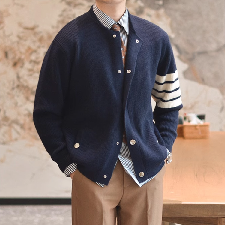 春秋季翻領針織衫