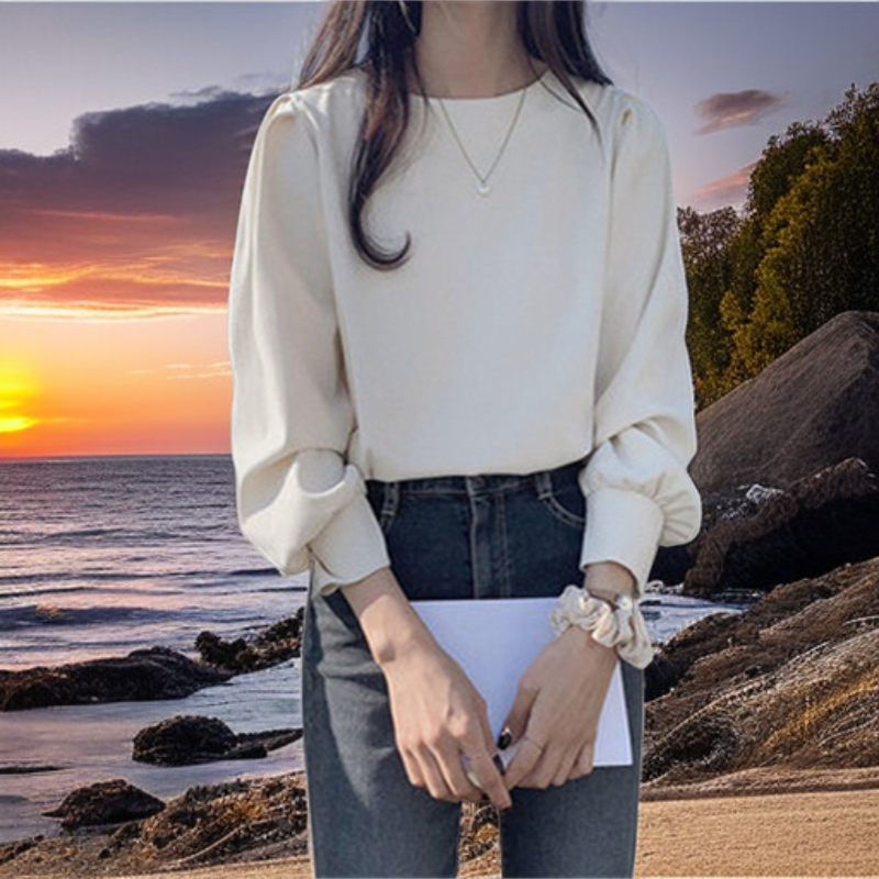 女性の秋の白い老化長袖シャツ緩い泡袖ブラウスヘイズブルー長袖シャツ