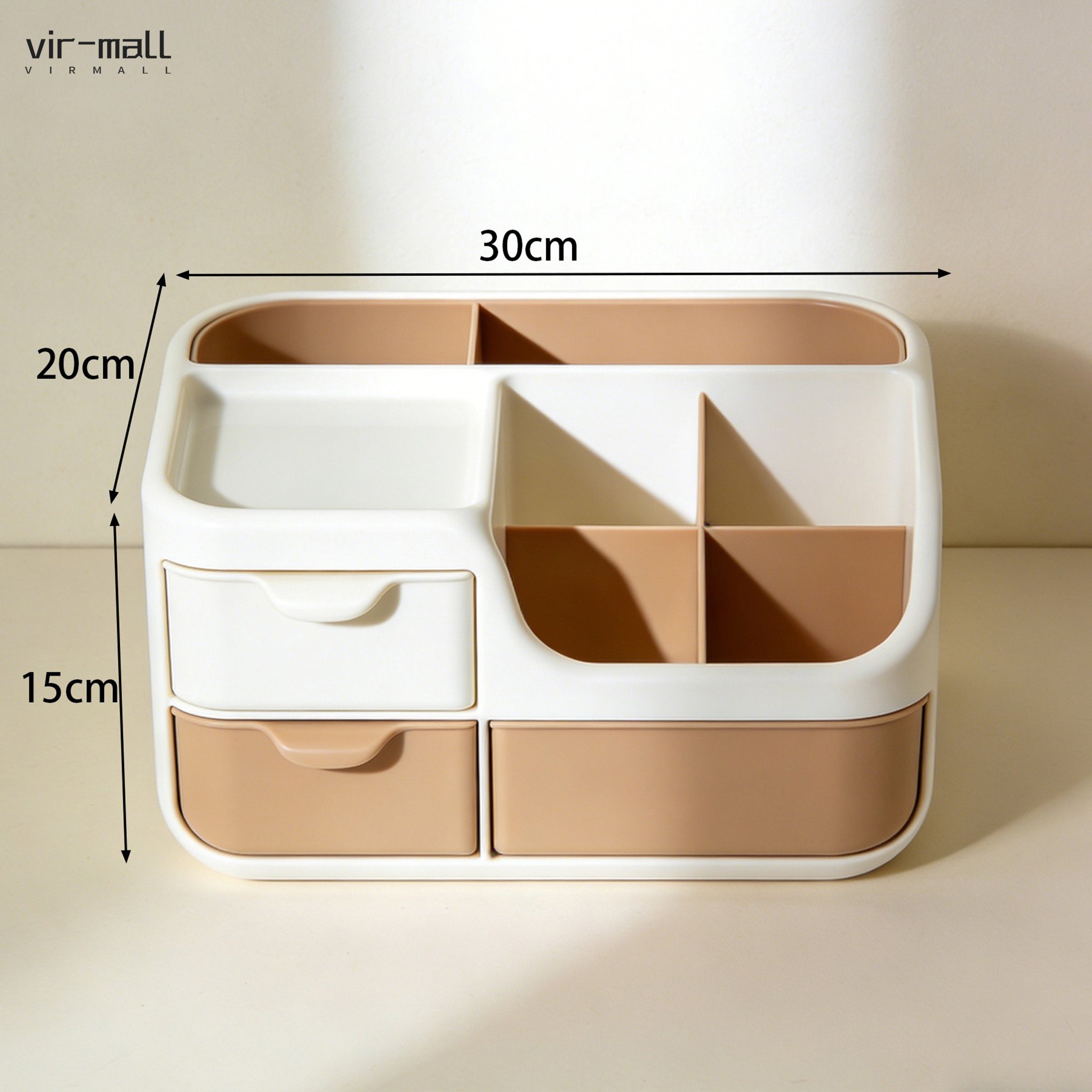 収納ボックスの引き出し部分を開けて中身を確認するシーン