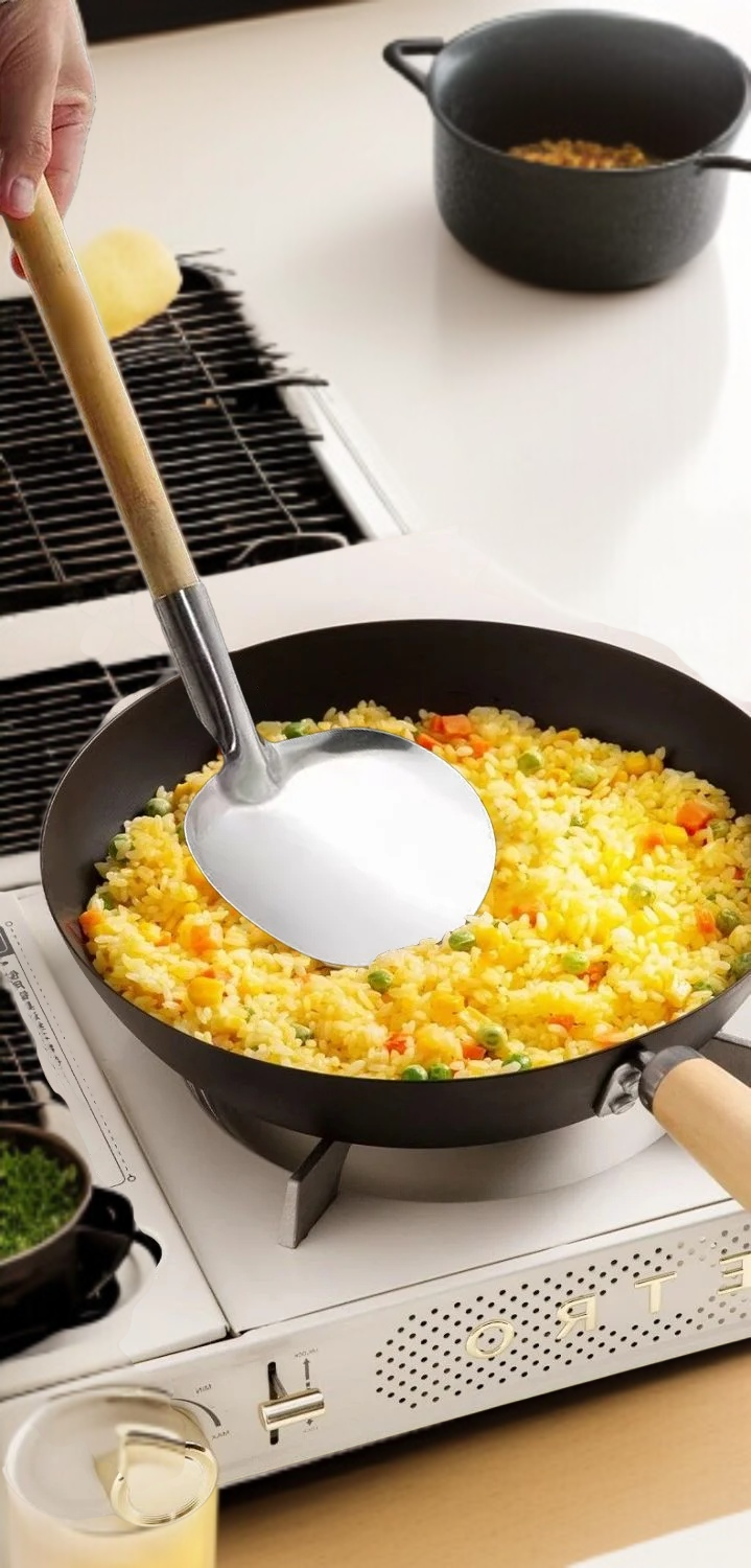 모자 형태의 냄비와 주걱