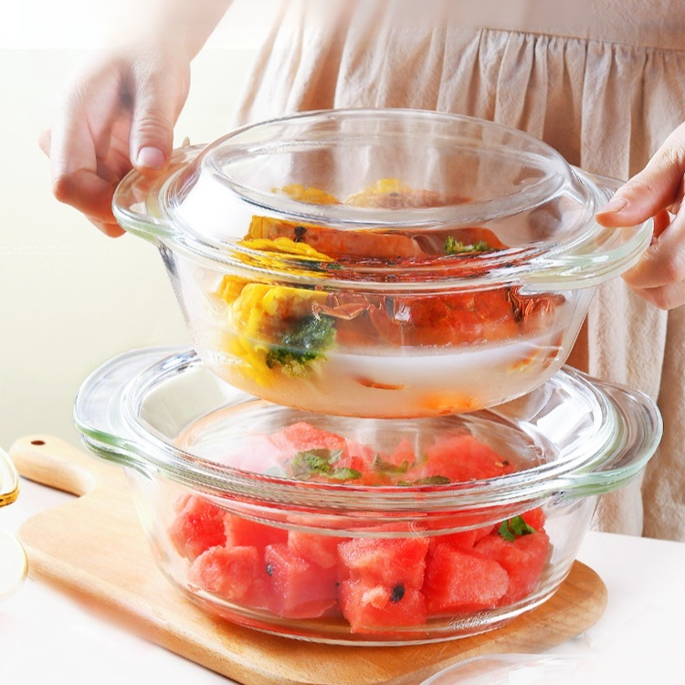 Křišťálová mísa s dvojitým uchem a krytou