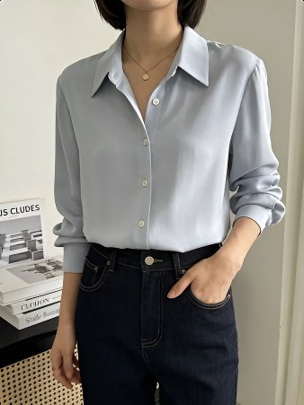 Französisches minimalistisches drapiertes Hemd