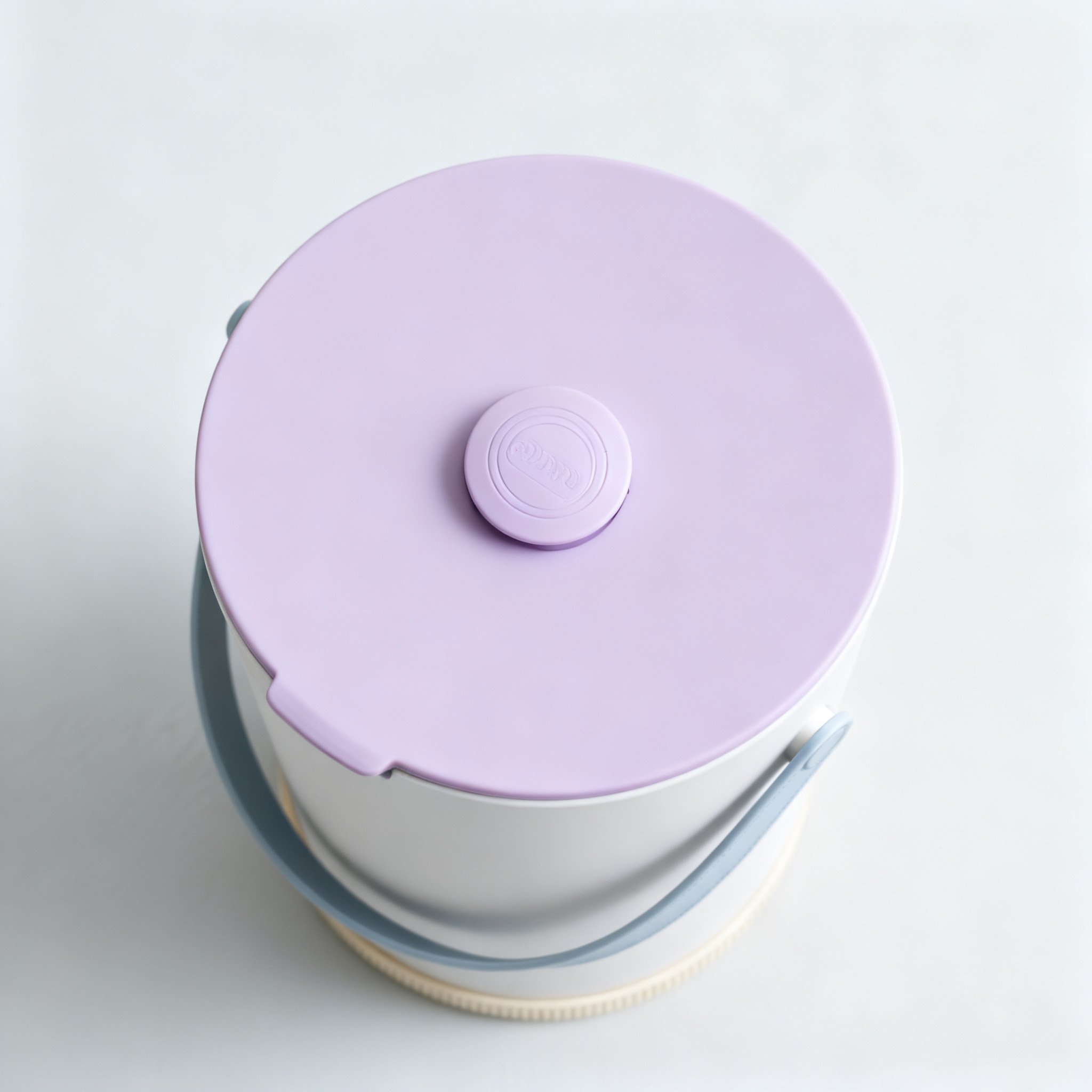 ถังขยะพลาสติกมินิมอล ขนาดกะทัดรัด