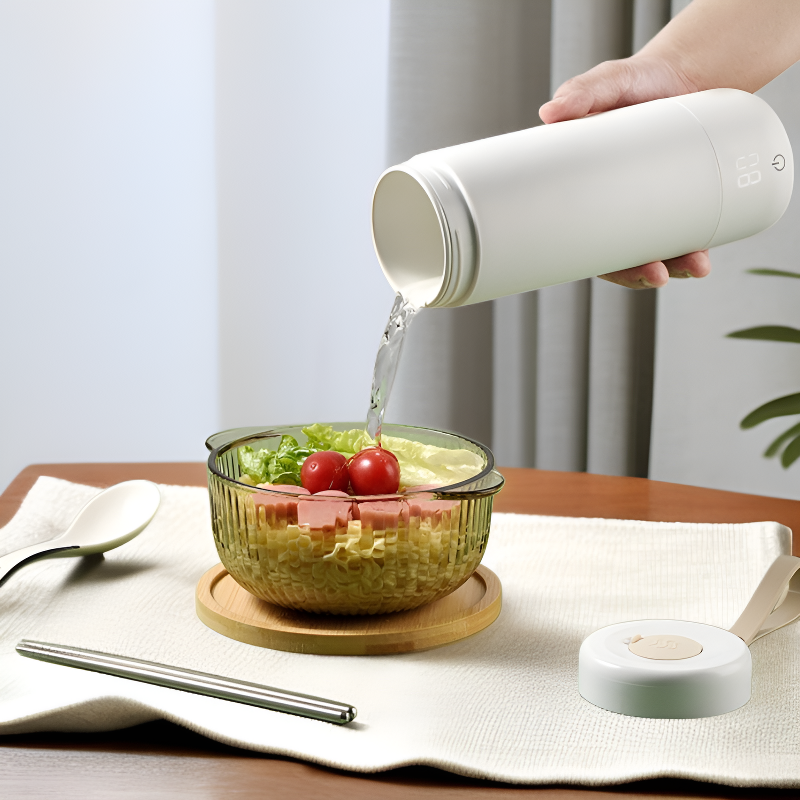 여행용 사이즈의 스마트 발열 물병