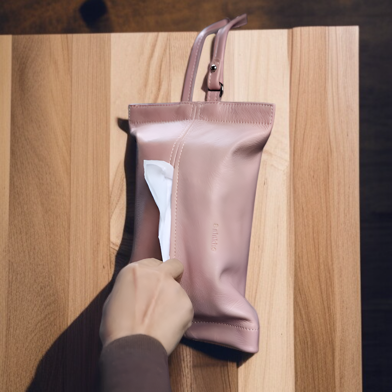 吊り下げ式ティッシュボックス/車用ティッシュディスペンサー。本革製で、耐熱性と耐日光性があり、シンプルなデザインで、省スペース、引き出しやすく、ほとんどのティッシュサイズに適しています。