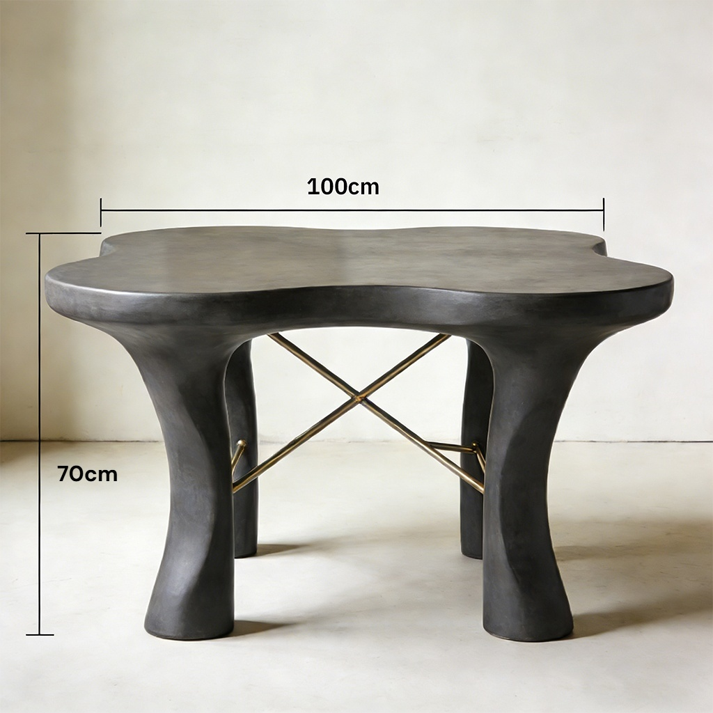 다양한 용도로 사용할 수 있는 다기능 식탁