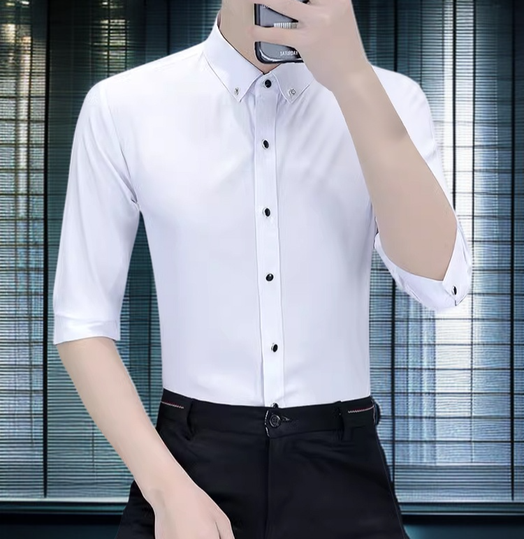 가벼운 자수 포인트 남성 셔츠 디테일