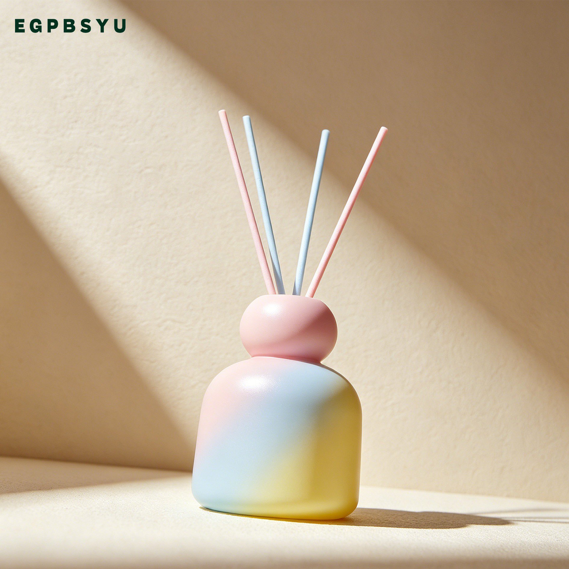 천연 라탄 스틱이 꽂힌 디퓨저 병