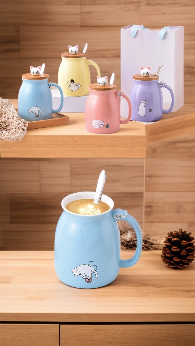 超大馬克杯裝滿咖啡