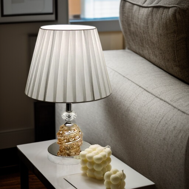  Moderní LED lampa do ložnice s jednoduchým designem