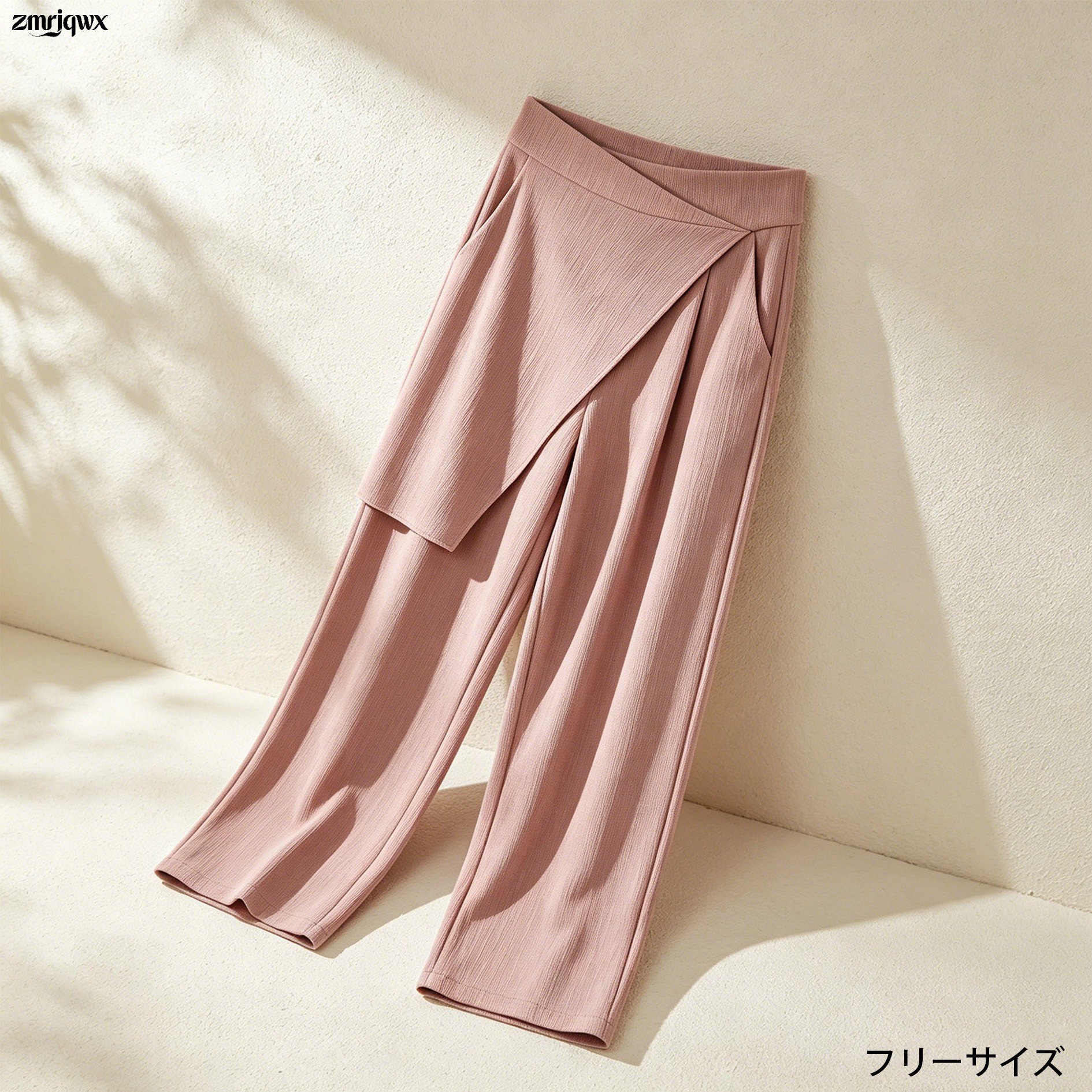 きれいめスタイルのゆったりパンツ